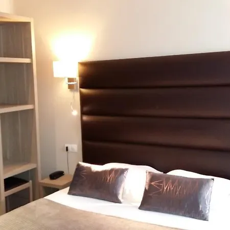 Hotell Napoleon 2*