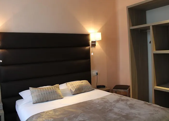 Napoleon 2* Cherbourg-en-Cotentin